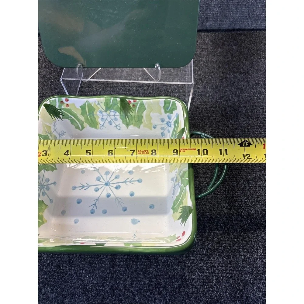 Temp-Tations By Tara~Hometown Christmas~3PC Baker/Tray & Lid 8